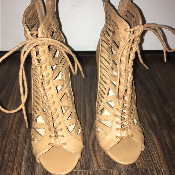 Laced Heels - Picture 1 of 3